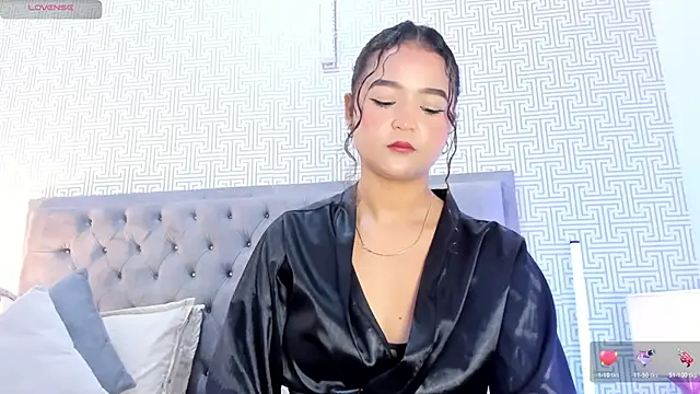 Evaa Lunna  online show from November 18, 10:22 pm