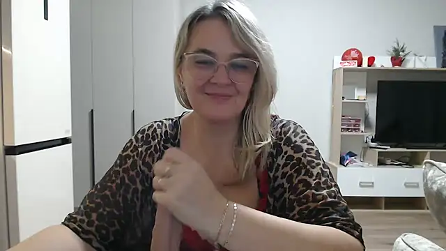 EleanoraDream online show from April 18, 7:58 pm