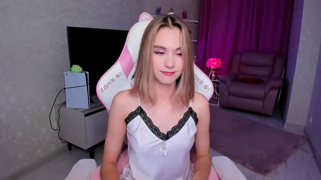 EllaCurtis online show from June 5, 6:14 pm
