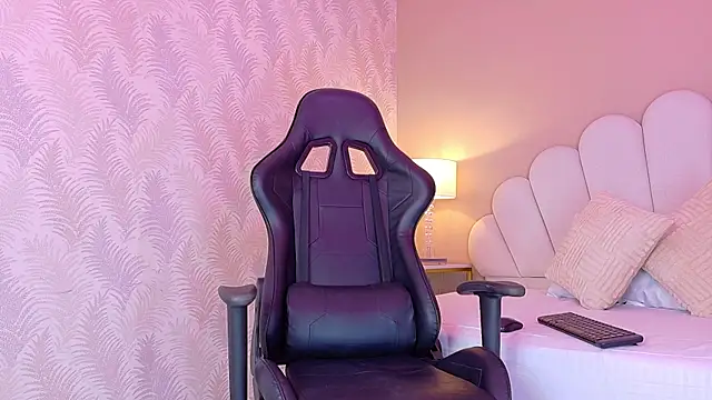 Davinna Fox online show from April 20, 2:09 pm