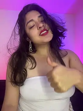 EmilyNoir1 online show from January 12, 11:43 pm