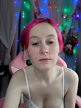 Fuzzy Unicorn online show from December 18, 7:51 pm