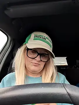 SuzieSub online show from October 21, 12:42 pm