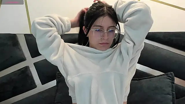 maddy jaclsonw online show from October 21, 12:36 am