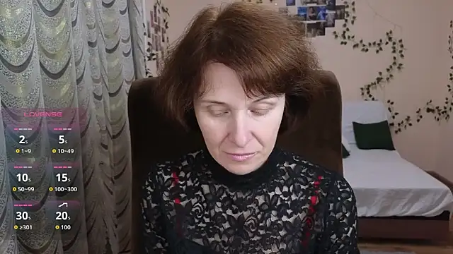 Lia Tito online show from November 25, 1:02 pm