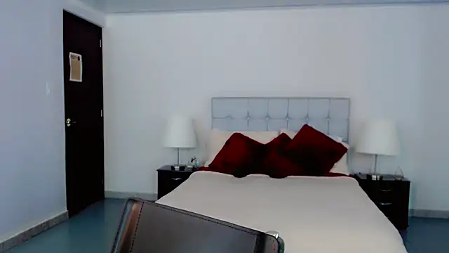 maddissonivanova online show from March 20, 7:19 pm