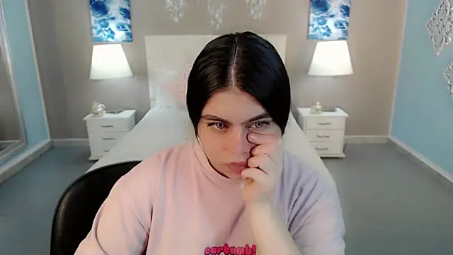 maddissonivanova online show from December 18, 7:18 pm