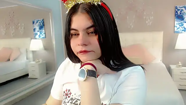 maddissonivanova online show from December 15, 8:47 pm