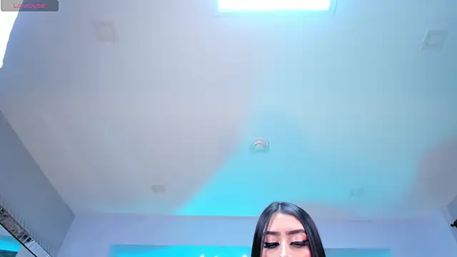 LeahLombardi  online show from February 6, 3:32 am