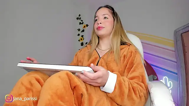 jana parissi online show from December 17, 9:52 pm