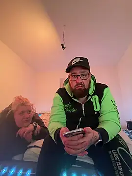 mrandmrsdarkside online show from March 5, 6:04 pm