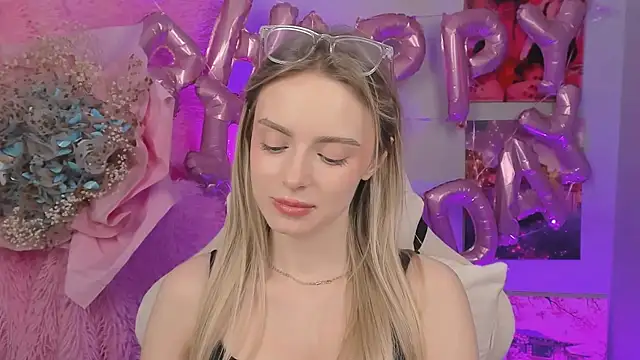 JuliaBrewwer online show from September 15, 12:13 pm