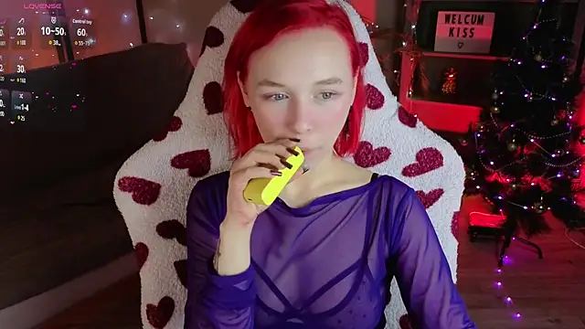 NaomiYoru online show from December 20, 9:08 pm