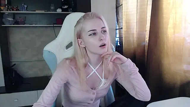 Cutti Crystal online show from April 1, 8:59 am