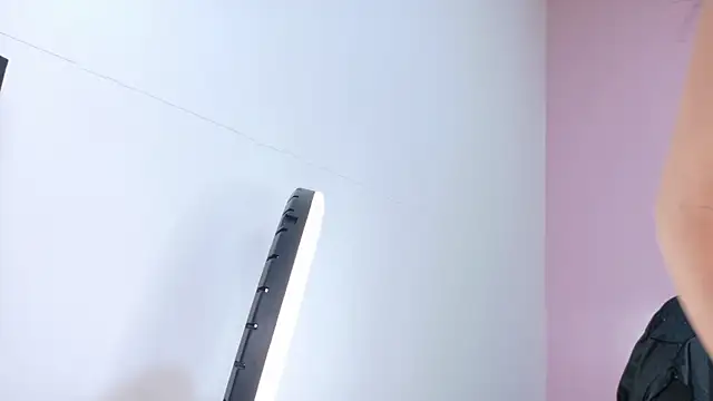 Taylorsmitth  online show from November 3, 11:58 am