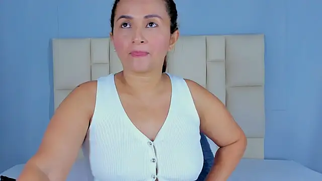 Zafiro  Brown online show from December 20, 11:58 am