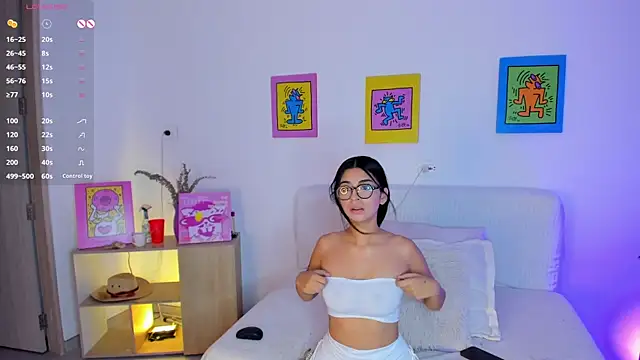 AprilAddams  online show from September 29, 9:20 pm