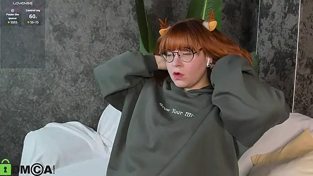 Michelle Wilsson online show from November 25, 8:27 am