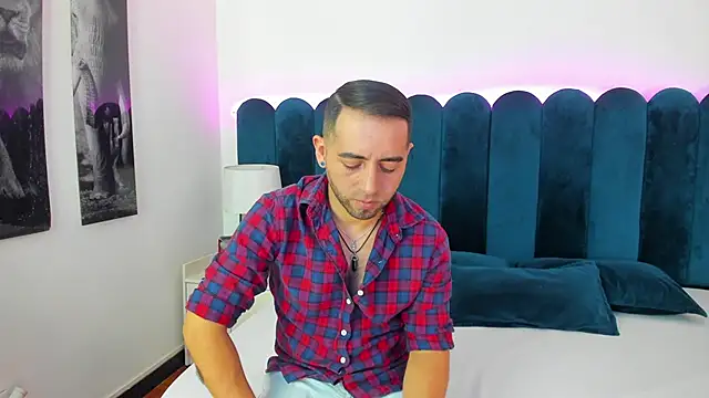 Lushian  online show from February 14, 9:28 pm