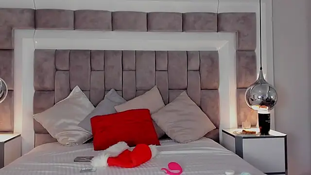 JuliettaBleer online show from December 17, 12:31 pm