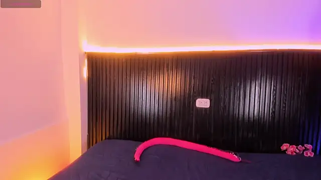 catleya noire online show from April 5, 11:15 pm