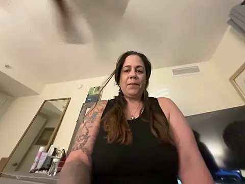 PrettyKittyMia online show from May 8, 4:49 am