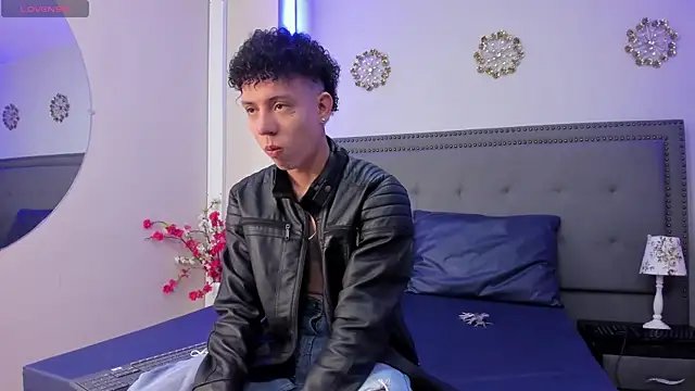 JoseLucian online show from December 20, 7:51 pm