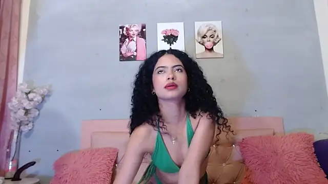 Adut Akech online show from November 7, 5:18 pm