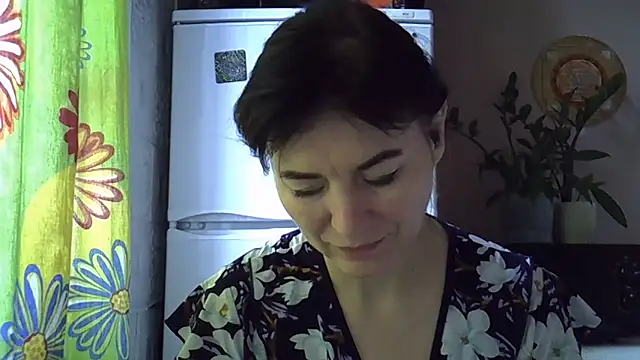 Krystal 82 online show from November 23, 9:00 am