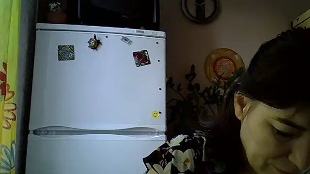 Krystal 82 online show from November 19, 8:47 am