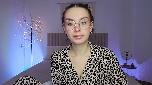 Real cutie1 online show from March 16, 1:59 pm