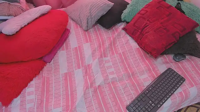 lanastone86 online show from October 24, 1:40 pm