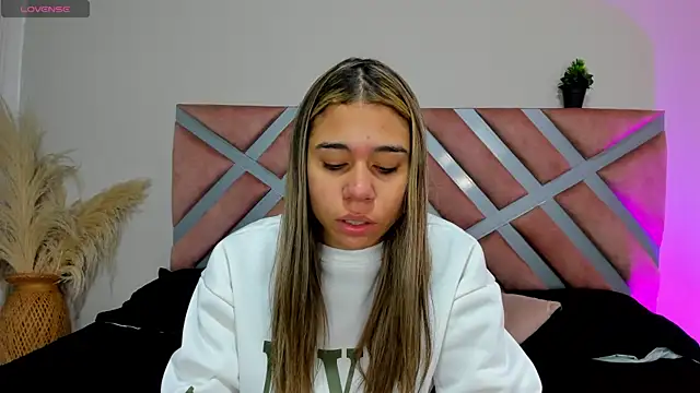 Rachell criss online show from June 3, 4:57 am