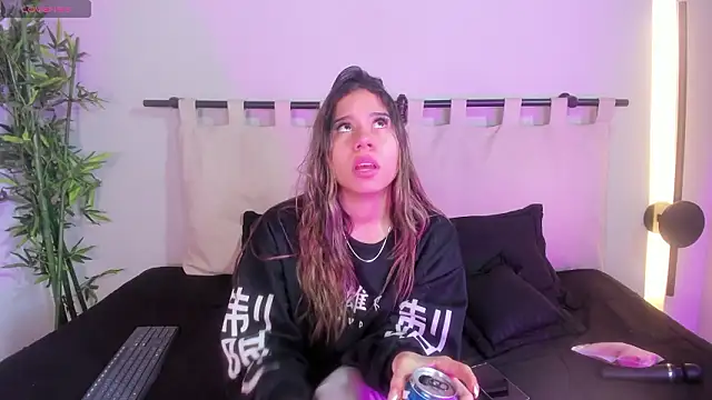 Rachell criss online show from March 10, 4:05 am