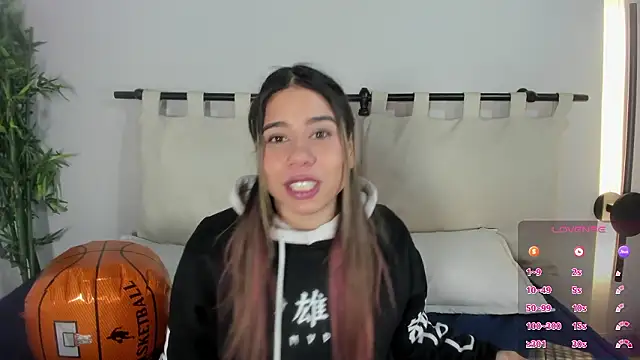 Rachell criss online show from February 7, 4:38 am