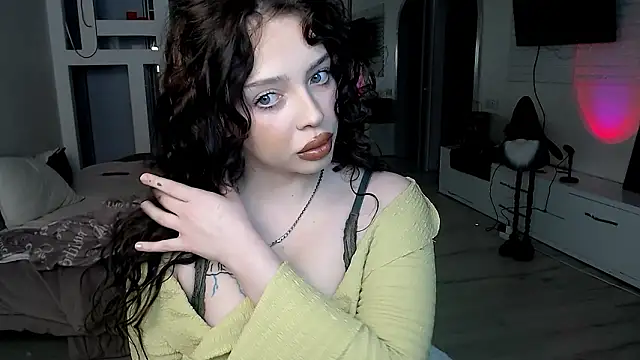 Hannah xBaby online show from February 7, 3:38 pm