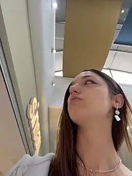 DollyTall online show from April 8, 6:15 am