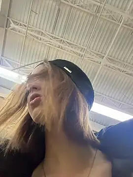 DollyTall online show from November 7, 11:05 am