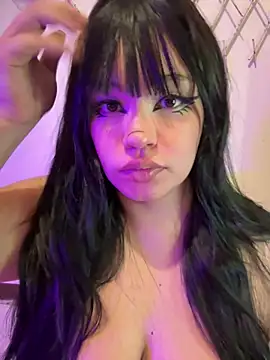 Emily Taylor2 online show from July 29, 2:00 am