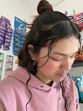 Camilla Miller01 online show from April 11, 12:53 pm