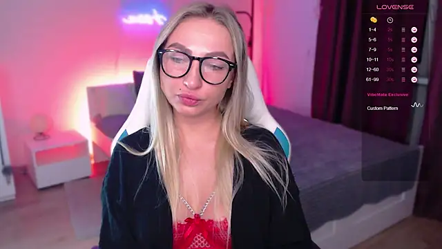 Bunny Butt  online show from December 20, 5:44 am