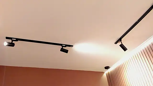 Skyyle  online show from November 19, 1:11 pm