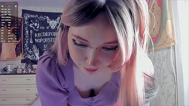 CutiePatoootie online show from April 26, 9:45 pm