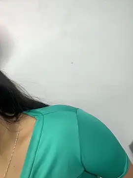 meli  brown online show from February 3, 3:26 am