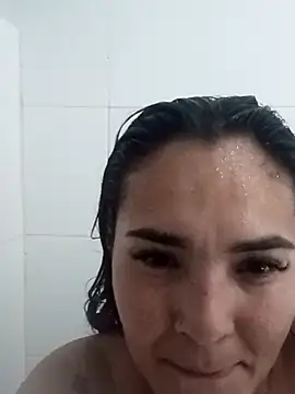 Snapshot of meli__brown chatting on October 22, 3:33 am meli brown online show from October 22, 3:33 am