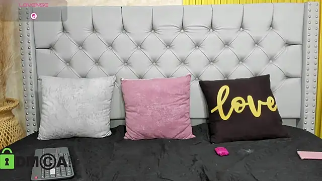 Skarlet 04 online show from December 18, 6:01 pm