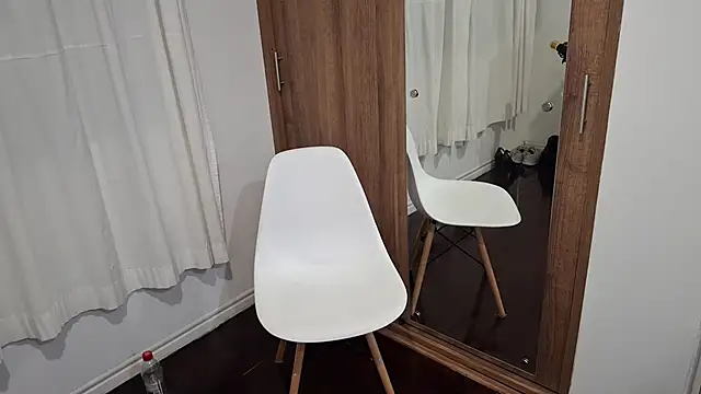 kayleesims  online show from April 10, 11:44 pm