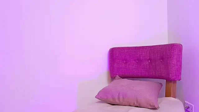 KITY HILL online show from November 2, 5:33 am