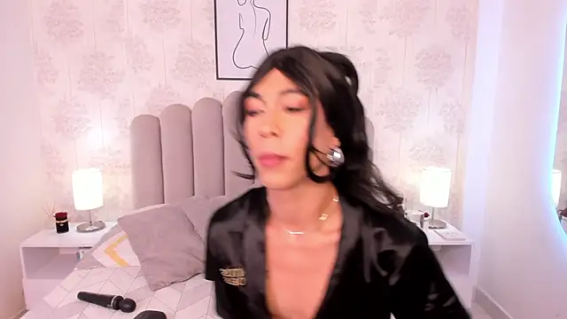 ShaynaHosk online show from January 14, 7:52 pm