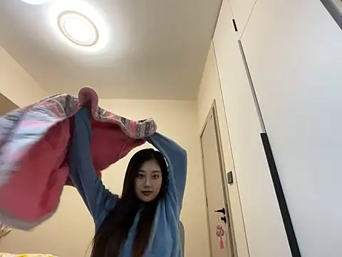 xena0501 online show from December 4, 12:40 pm